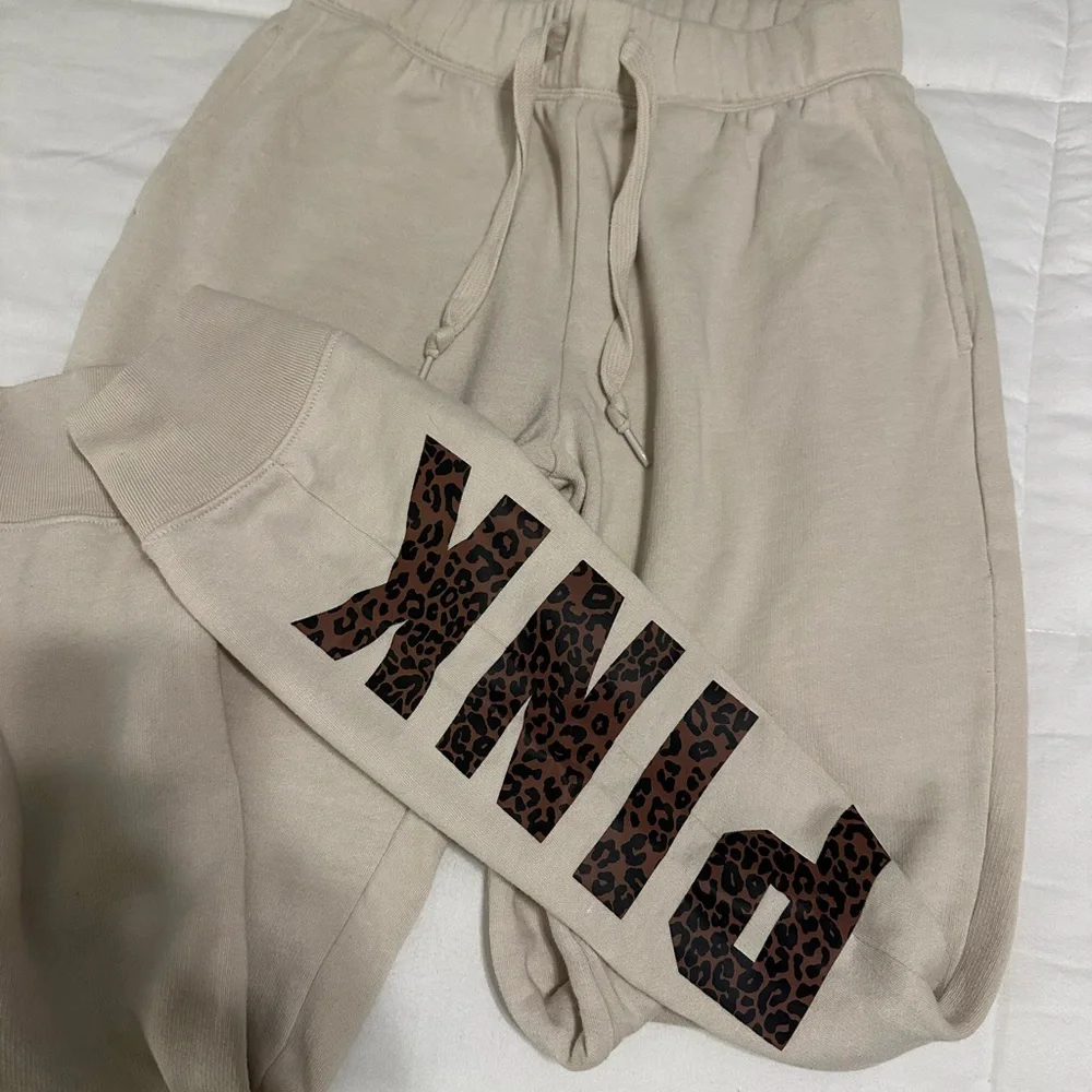 PINK - Joggers XS - Picture 3 of 4